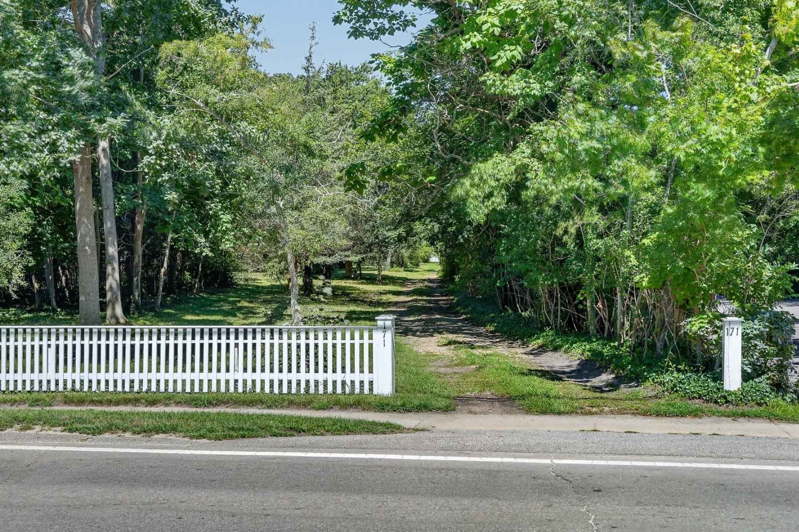 171 Upper Main Street/9 Curtis Lane