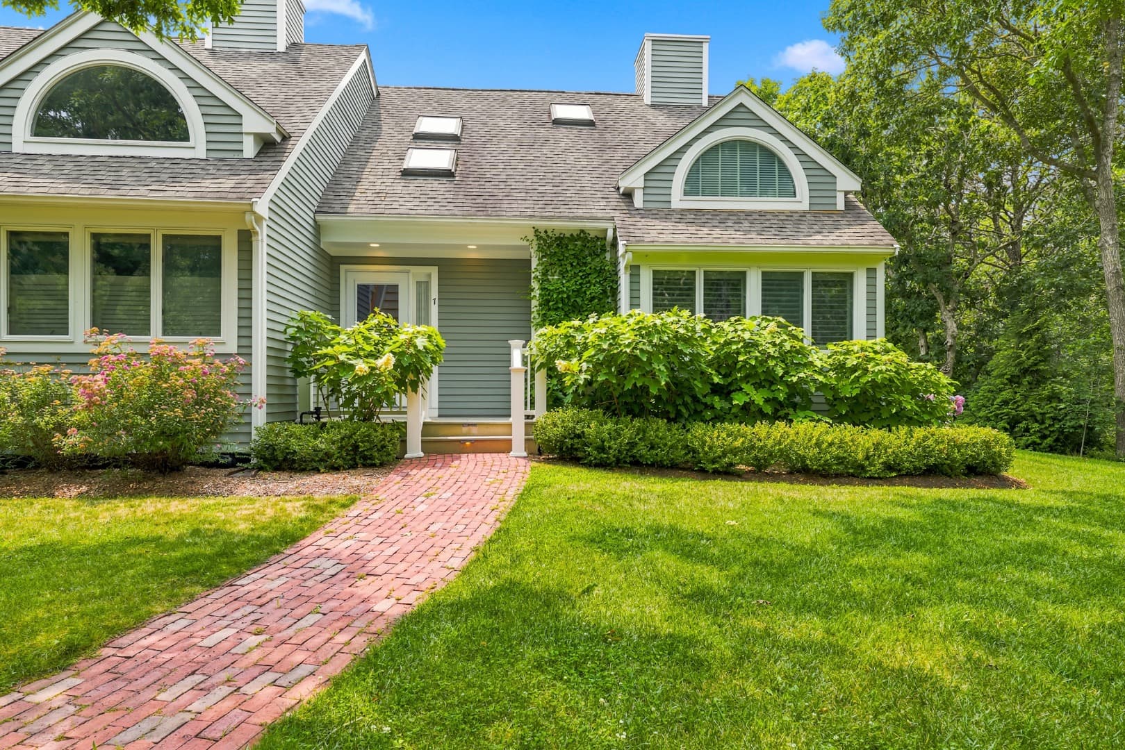 7 Meetinghouse Village Way